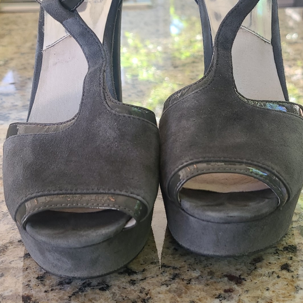 EUC Gorgeous Michael Kors shoes - Picture 4 of 15
